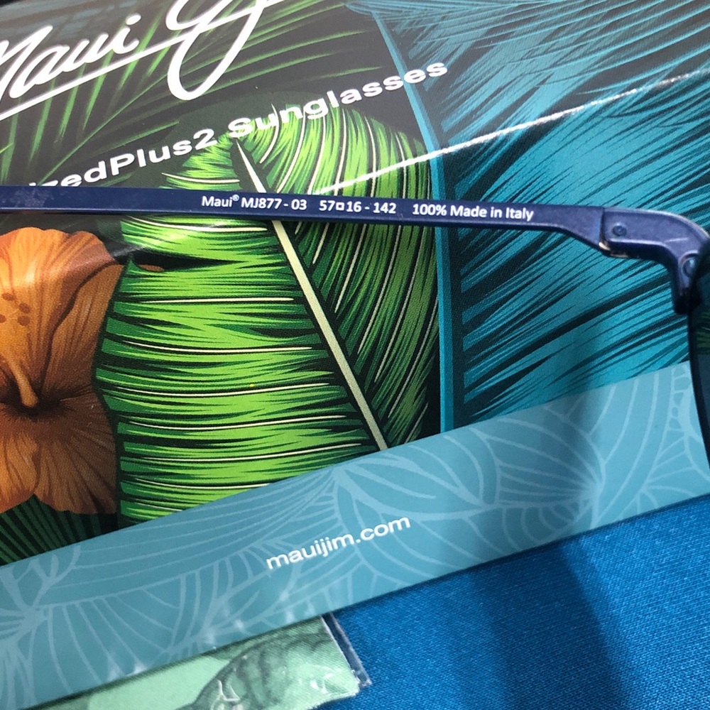Maui Jim Blue Mirrored Aviator sunglasses. - Picture 3 of 5